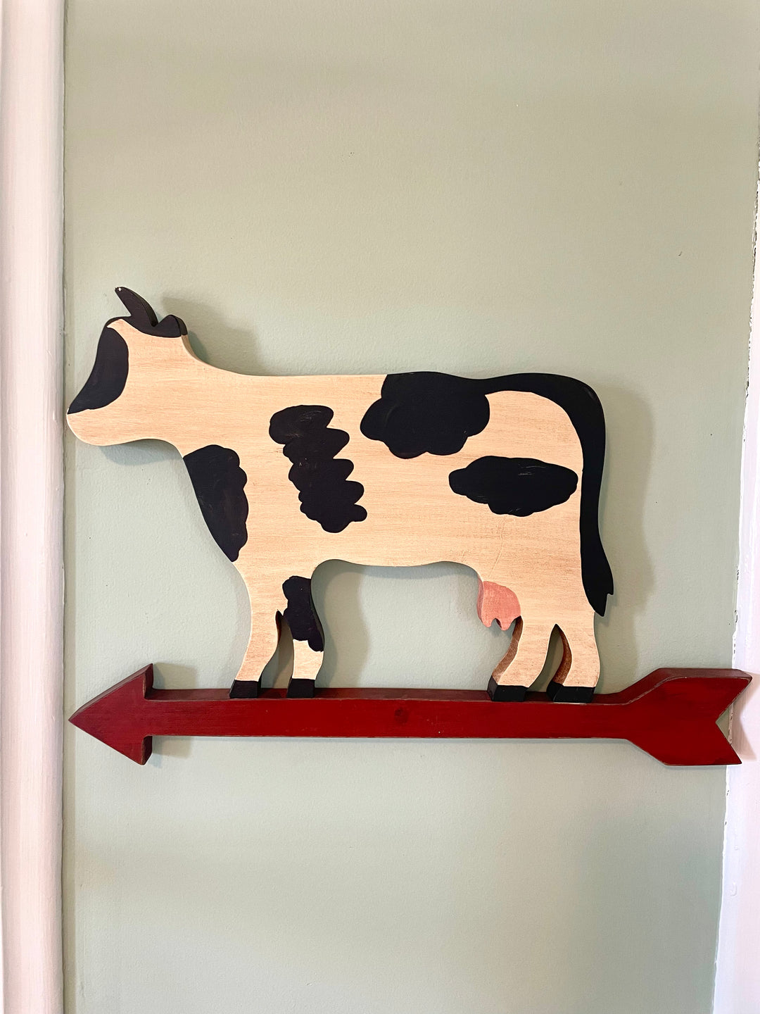Vintage Wooden Cow Wall Arrow
